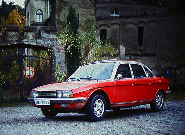 Wankel Rotary Engine NSU Ro80 in front of  Schloss Sinnentrotz in Gehren near Luckau, Brandenburg, Germany